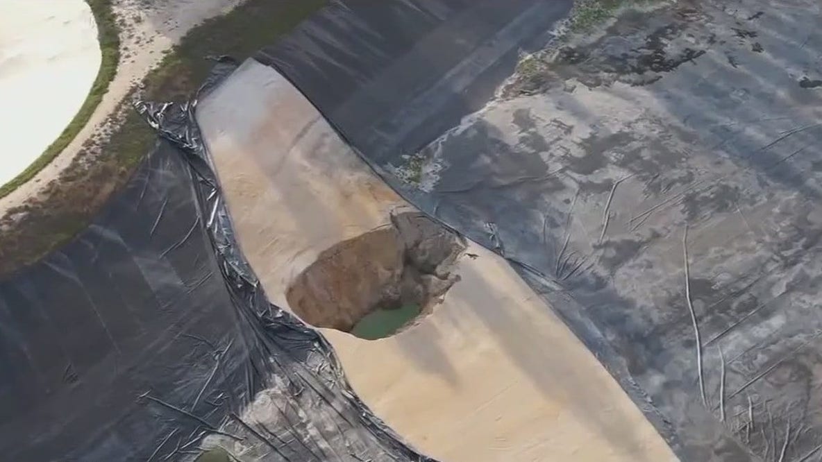 Crews trying to fix 'sand volcano' in Apopka